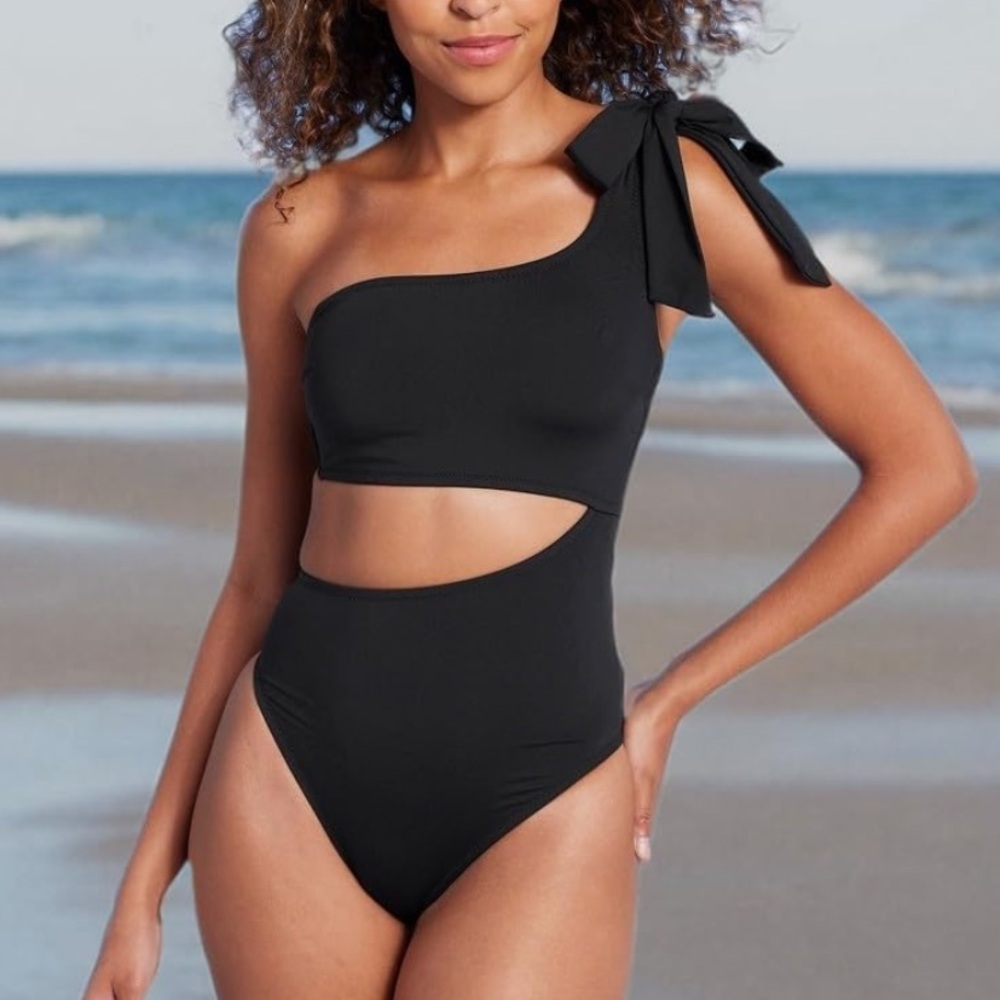 Black One-Shoulder Cutout Swimsuit M bow